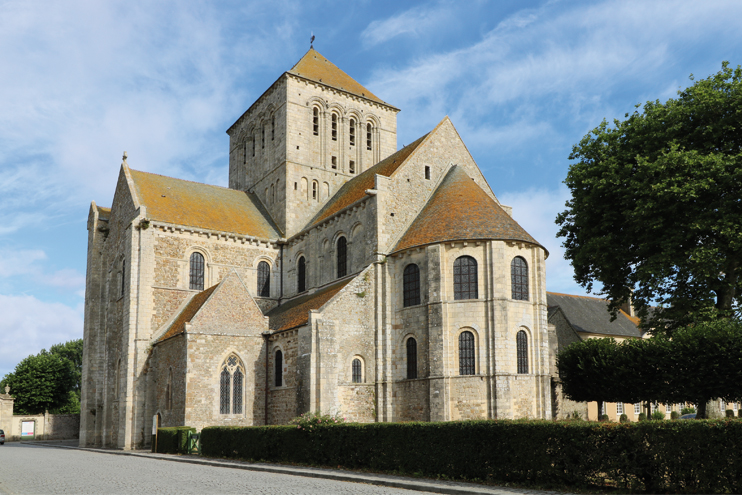 L’abbaye Sainte-Trinité de Lessay - Tel le phœnix qui renaît de ses cendres
