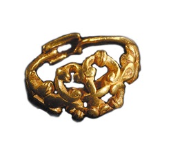 Orval,  Les Pleines  (Manche). Bague en or. ( Musée de Normandie, Ville de Caen/J.-M. Yvon.)