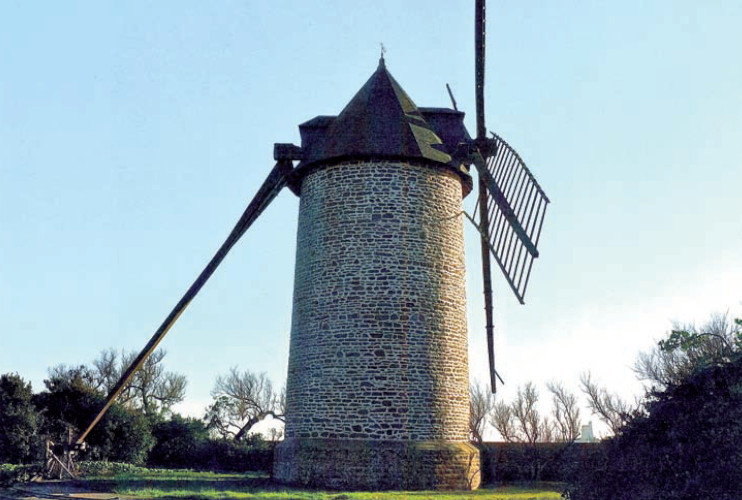 Moulin à vent de Saint-Vaast-la-Hougue