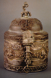 Reliquaire de Saint Mathieu, argent repoussé et incisé, Basilique Saint-Côme-et-Damien, Rome.  (© Patrimoine Normand)