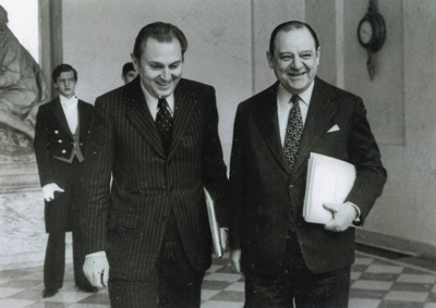 1979. Michel d’Ornano et Raymond Barre à la sortie de l’élysée à l’issue du conseil des Ministres. (© AGIP).