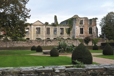 Lors de son séjour à Cherbourg, Louis XVI est hébergé à l’abbaye Notre-Dame-du-Vœu, aux portes de la ville. (© Laurent Ridel)