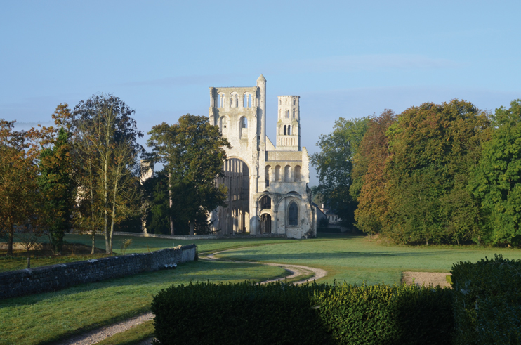 Abbaye de Jumièges – « La plus belle ruine de France »