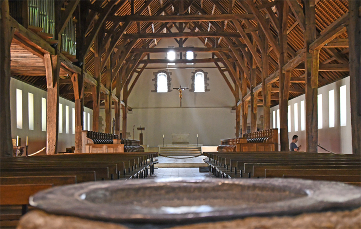 Intérieur de la nouvelle église abbatiale Saint-Pierre et Saint-Wandrille (Photo Rodolphe Corbin © Patrimoine Normand).