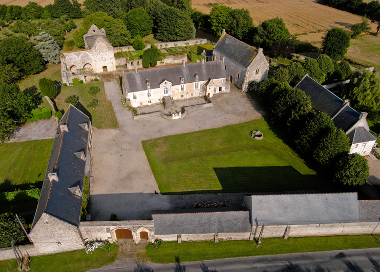 L’abbaye de Longues - Sous la protection de Marie