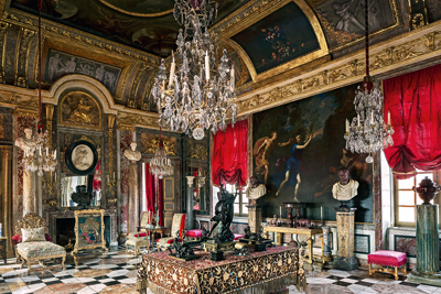 Dans le salon d`Apollon, on retrouve l`atmosphère des palais romains. ( Eric Sander)