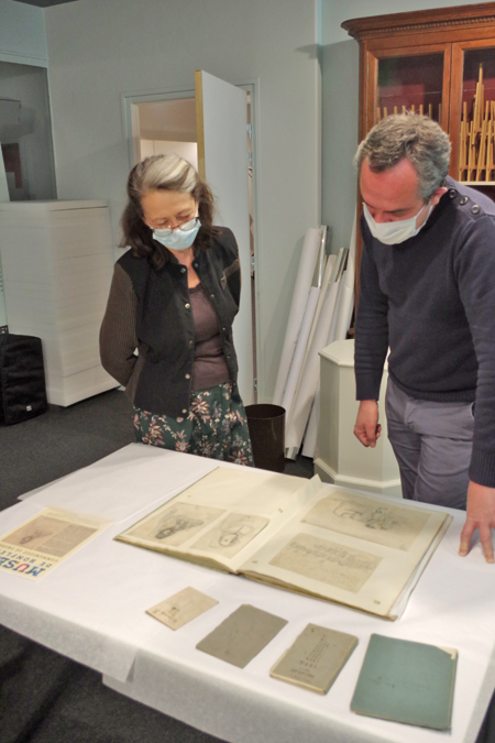 Benjamin Findinier et  Caroline Thévenin présentant lalbum. ( Stéphane William Gondoin)