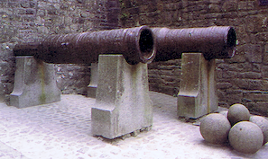 Bombardes du Mont-Saint-Michel (© Georges Bernage).