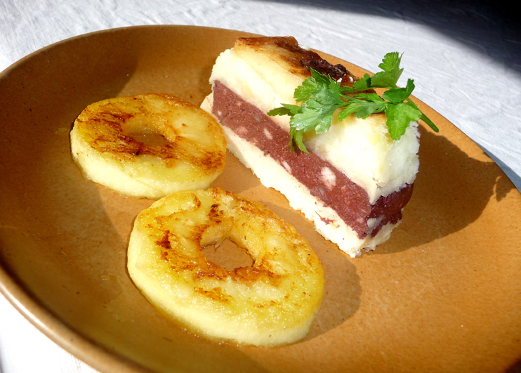 Gâteau de boudin, purée et pommes façon Tatin