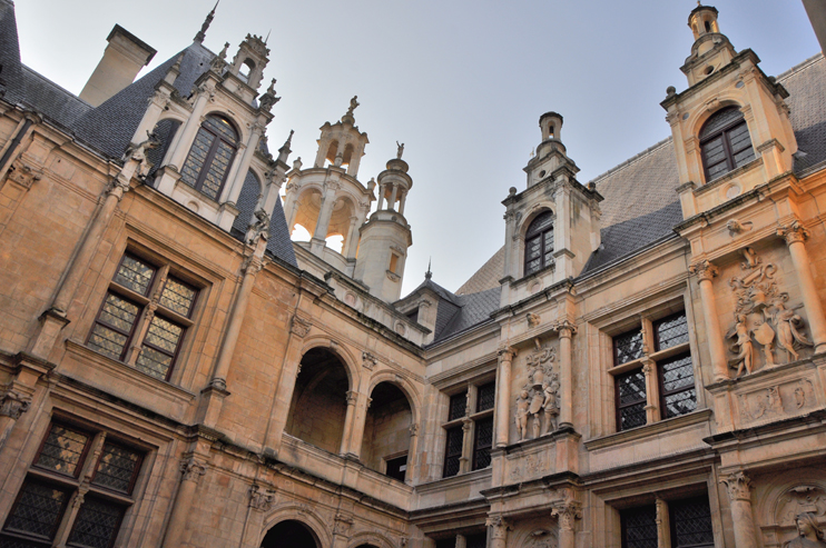 L'hôtel d'Escoville - XVIe siècle (Photo Rodolphe Corbin © Patrimoine Normand).