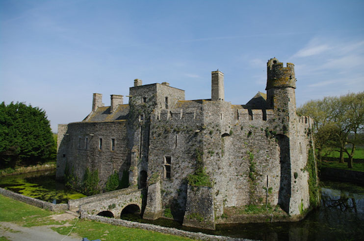 Château et Tapisserie de Pirou (Manche)