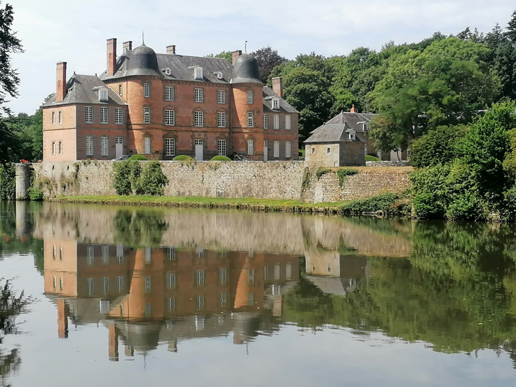 Le château de Couterne et l’ombre de Louis de Frotté