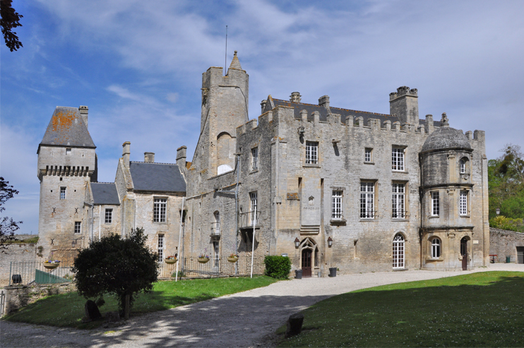 Le château fort de Creully