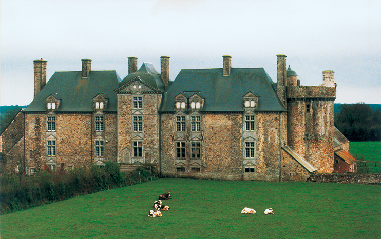 Le château de Crosville - une renaissance exemplaire