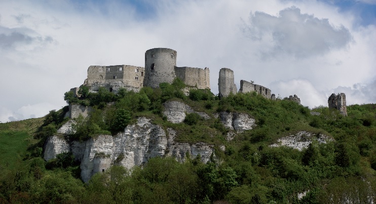 Le crépuscule des châteaux forts normands