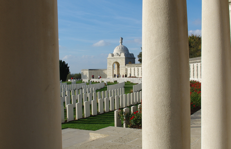 Cimetière de Tyne Cot, sur le site de la bataille de Passchendaele, en Belgique (© Stéphane William Gondoin).