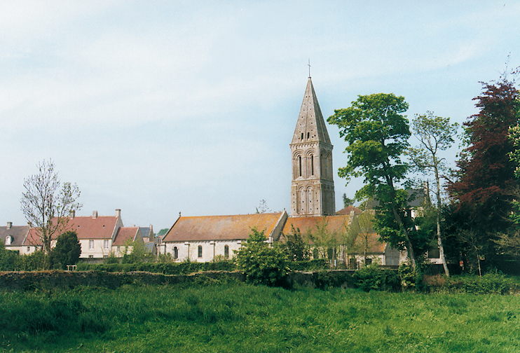 Colombiers-sur-Seulles - petit village typique par sa pierre et ses maisons de carriers