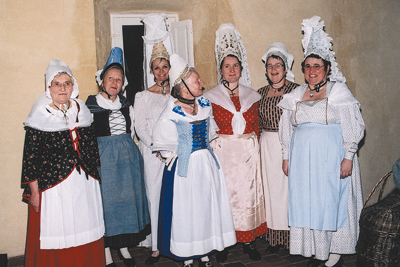 Un groupe de belles cauchoises. (Photo Alexandre Vernon © Patrimoine Normand)