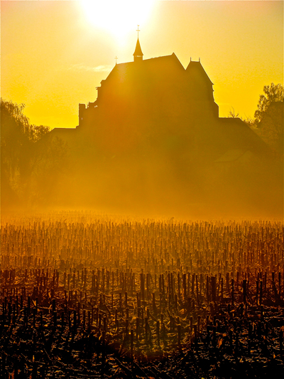 Lever de soleil à l’église Notre-Dame-des-Arts. (© Frédéric Ménissier)