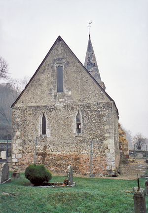 L’église Saint-Paul avant démolition prise du chevet. (Photo Alexandre Vernon© Patrimoine Normand.)