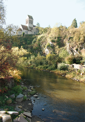 L'église de Saint-Céneri-le Gérei. (Photo Ange Leclerc-Keroullé © Patrimoine Normand)