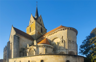 Le chevet de l’église de Guibray : ici se situait le « Pavillon » où le sénéchal du roi tenait audience du 7 au 27 août pour régler les affaires civiles, commerciales ou criminelles se rapportant à la foire. (Photo Rodolphe Corbin © Patrimoine Normand)