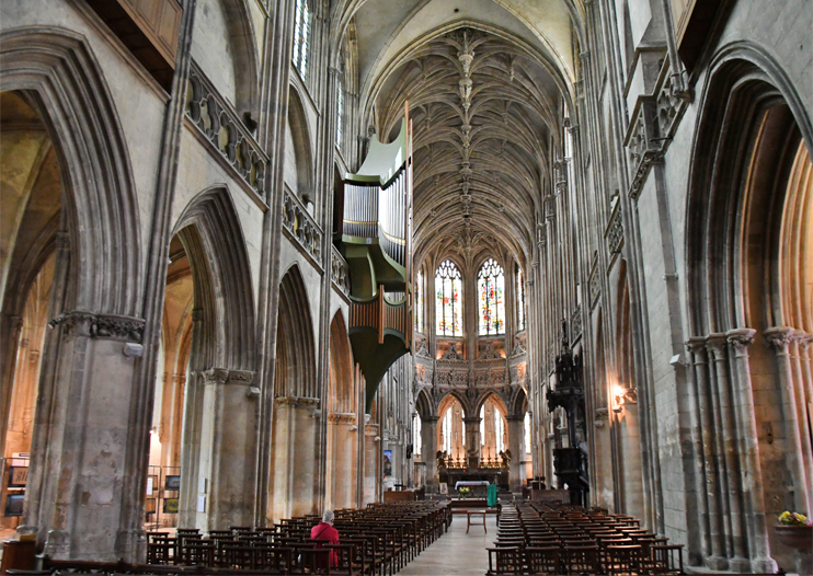 Caen - l'église Saint-Pierre. (Photo Rodolphe Corbin © Patrimoine Normand.)