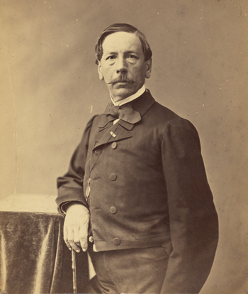 Le peintre Eugène Le Poittevin, « inventeur d’Étretat » selon Alphonse Karr, photographié par Nadar. (© Université de Yale – https://artgallery.yale.edu – Domaine public)