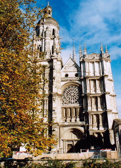 Façade occidentale de la cathédrale d’Évreux. (Photo Alexandre Vernon © Patrimoine Normand)