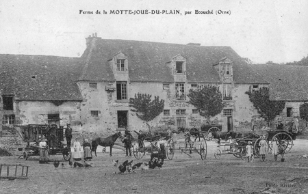 Carte postale de la ferme de la Motte, à Joué-du-Plain, où était caché le dépôt d'armes. (Document J-F Miniac)