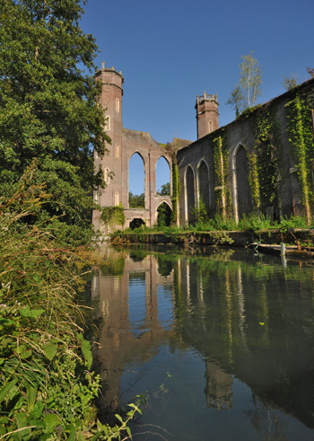 Ruines d’une cathédrale industrielle, l’usine Levasseur. (Photo Rodolphe Corbin © Patrimoine Normand.)