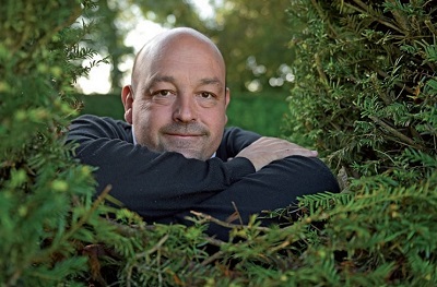  Frédéric Tinard au cœur de sa création. (© Domaine Albizia)