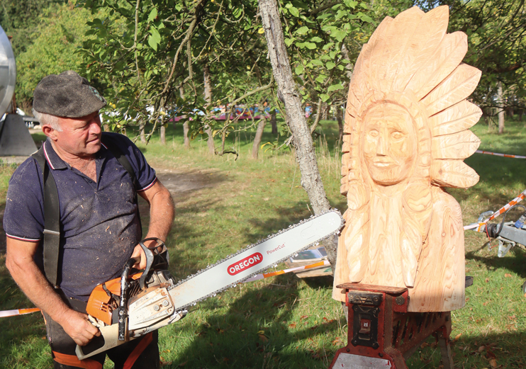 Gérard Ferruel, sculpteur à la tronçonneuse