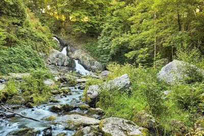 La tumultueuse Grande Cascade, chef-d’œuvre de la Nature. (© A. Lamoureux)