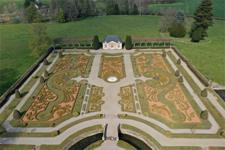Le jardin « à la française » du château de Sassy. (Photo Rodolphe Corbin © Patrimoine Normand)