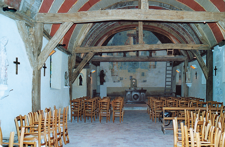 Intérieur de l’église et ses vieilles poutres apparentes. (Photo Alexandre Vernon © Patrimoine Normand)