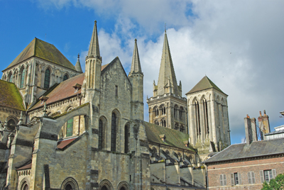 Front occidental de la cathédrale de Lisieux. (© Stéphane William Gondoin)