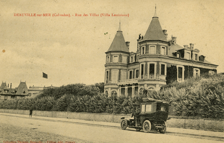 La Louisiane, anciennement Serguewna, la villa du duc de Morny, sera abattue pour faire place au Royal. À gauche, le Cercle et la villa Roxelane. (© Coll. Gilbert Hamel)