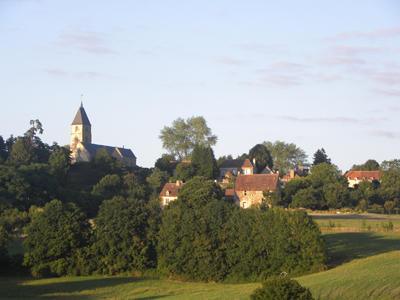 La Perrière. Au pied de l’éperon. (© Maison du Tourisme du pays Bellêmois)