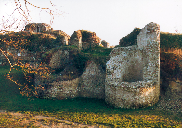Ivry-la-Bataille - un château millénaire