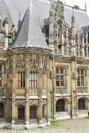 Le palais de justice de Rouen. (Photo Éric Bruneval © Patrimoine Normand.)