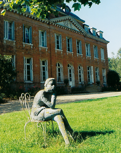 Le penseur, sculpture de Jean-Marc de Pas. (Photo Alexandre Vernon © Patrimoine Normand)