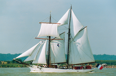 L'Étoile - Goélette fécampoise. (Photo Eric Bruneval © Patrimoine Normand.)