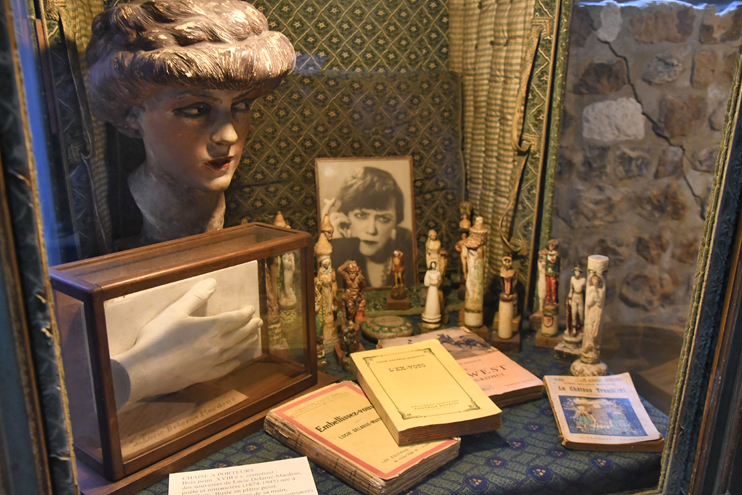 Lucie Delarue-Mardru à l'honneur au musée d'Ethnographie - Honfleur. (Photo Rodolphe Corbin © Patrimoine Normand)