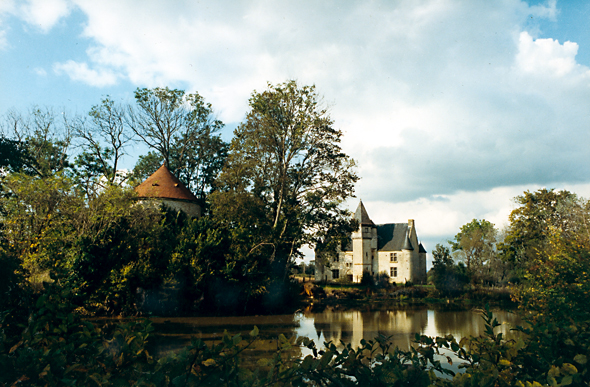 Vue d’ensemble du manoir d’Argentelles, près de Exmes (Photo Jeannine Rouch © Patrimoine Normand.)