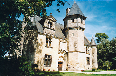 Manoir d'Argentelles. Façade principale, en 1996. (Photo Jeannine Rouch © Patrimoine Normand)