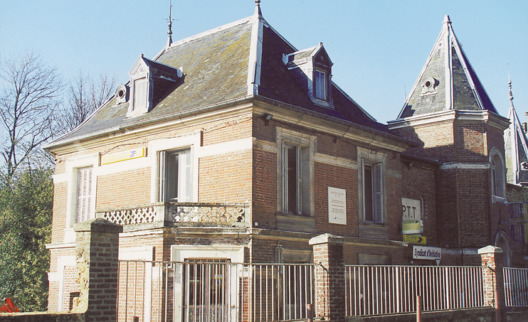 Maison où vécut Maurice Leblanc à Jumièges, face à l’entrée de l’abbaye. (Photo Isabelle Audinet. © Patrimoine Normand)