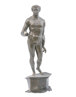 La découverte en 2007 d’une rarissime statuette de Mercure en argent de très belle facture (hauteur : 36,8 cm) souligne l’importance de cette divinité tutélaire dans la ville romaine de Briga. (© AZ photo, étienne Mantel)