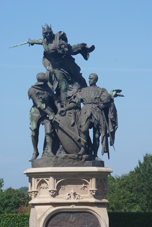 Le monument commémoratif de la bataille de Formigny. (© Stéphane William Gondoin)