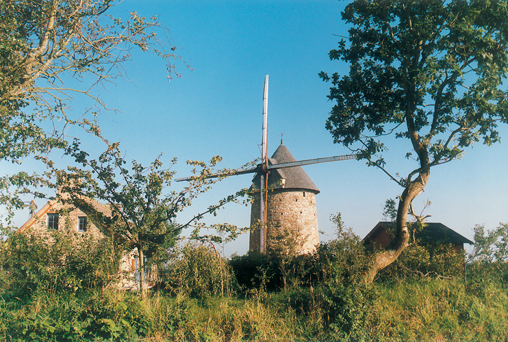 Le moulin à vent de Fierville-les-Mines
